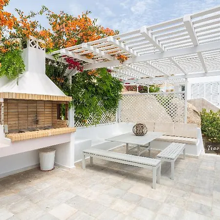 Отель Super Rockies 4*