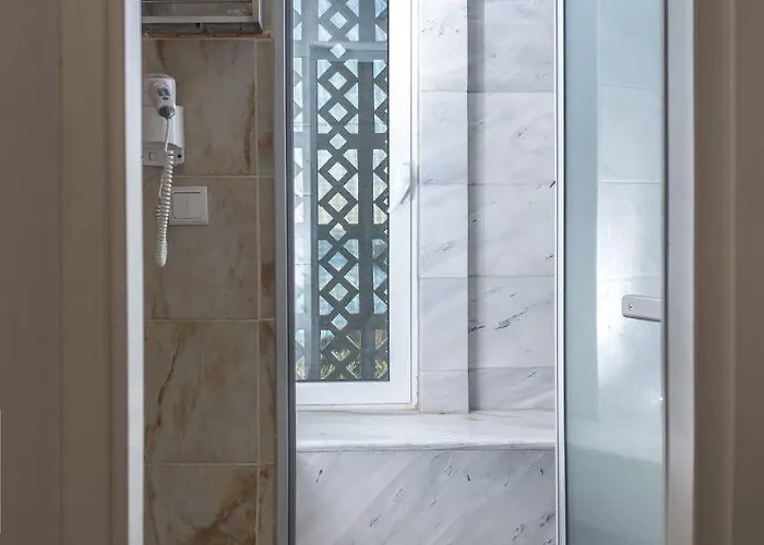 Super Rockies מלון