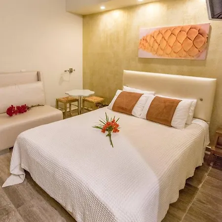 Отель Super Rockies Пляж Супер-Парадайз